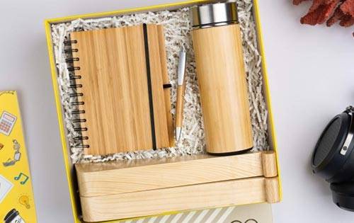 First Impressions Matter: The Art of Designing Welcome Kits for New Hires