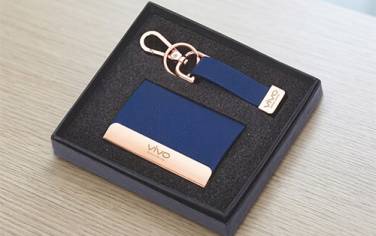 Why Sourcing Directly from Corporate Gifts Manufacturers Saves You Money