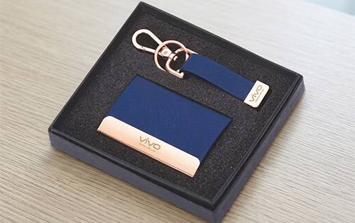 Why Sourcing Directly from Corporate Gifts Manufacturers Saves You Money